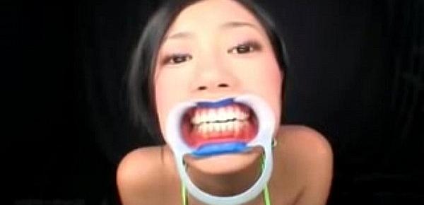  Japanese Blue Lipstick (Spitting-Fetish)